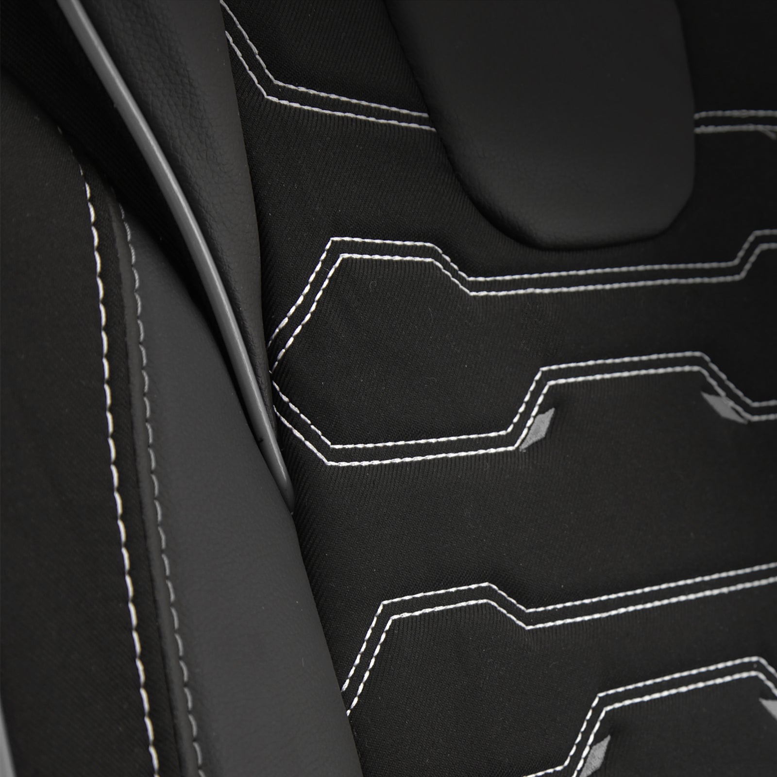Premium Autositzbezug Sport, Farbe Schwarz-Grau – passend für viele Fahrzeuge Vordersitze Nah